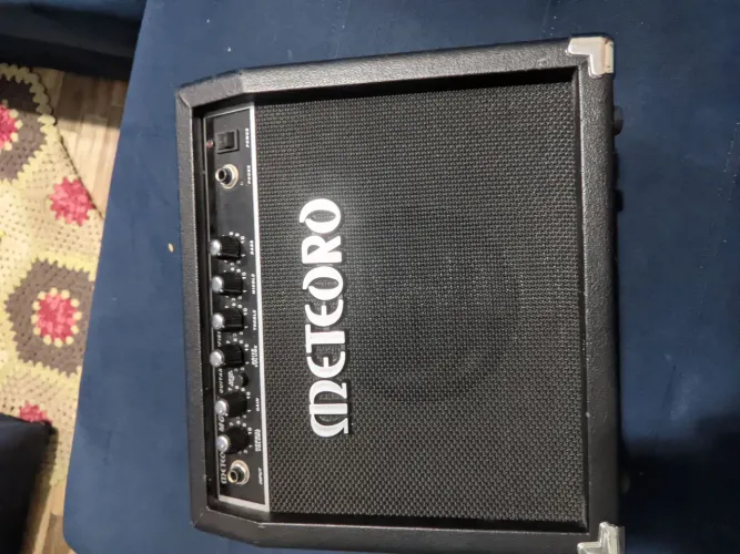 METEORO MG-15 COM 15 WATTS 