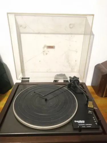 Toca-discos Gradiente