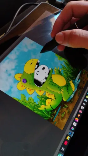 Monitor de design e desenho digital. Huion Kamvas 13.