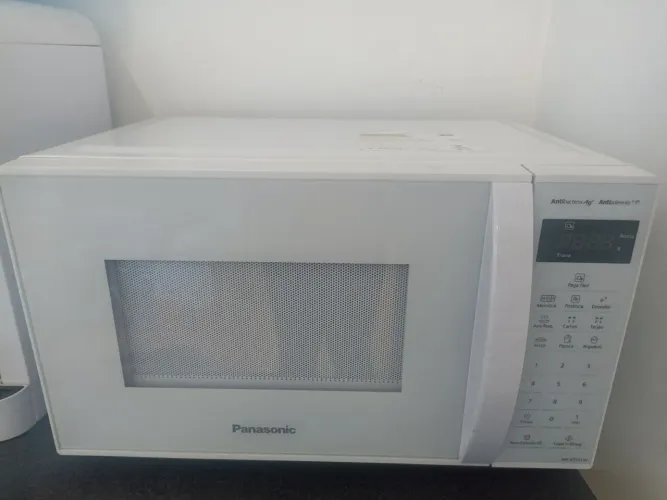 Vendo microondas com poucos dias de uso
