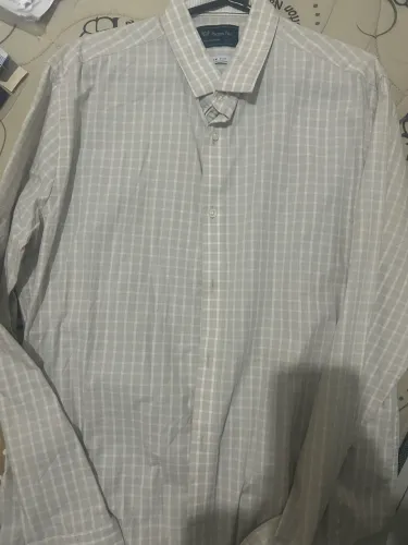 camiseta manga longa, quadriculada. Nova.