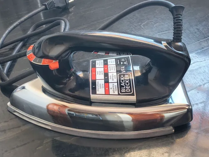Ferro de passar roupa BLACK&DECKER