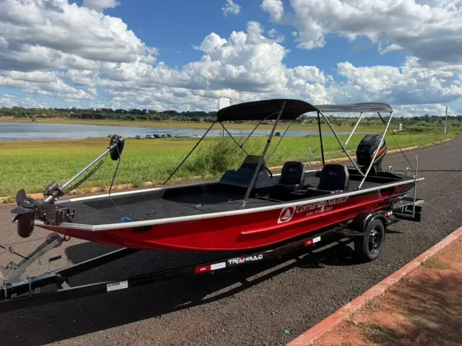 Leve forte sabre 5.5m com mercury 60 2 tempos