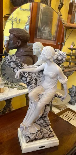 ?Linda escultura antiga