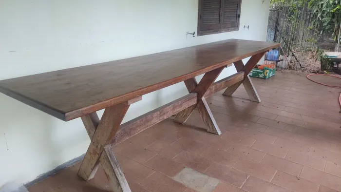 Mesa de madeira maciça 3,50m (10 a 12 lugares)