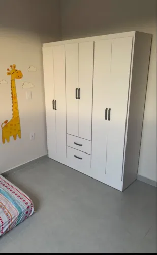 Roupeiro infantil