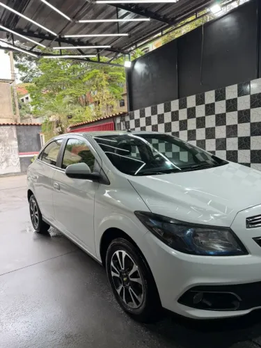 Chevrolet Onix Hatch LTZ 1.4 8V Flex Power Mec. 4P 2016