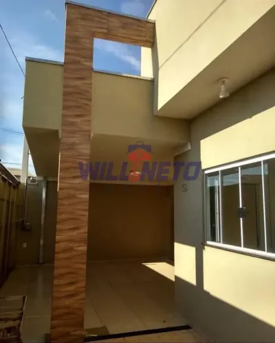 Casa à venda com acabamento moderno e emplo espaço