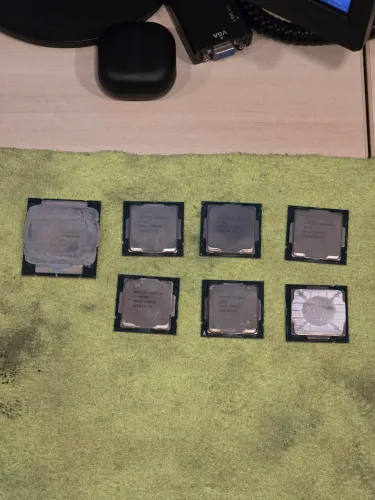 Lote de processadores Intel