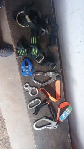 Venda de equipamentos de trabalho em altura.