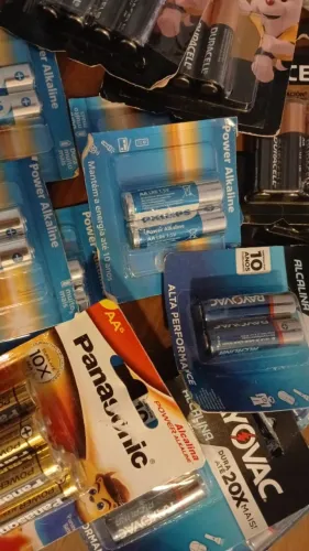 Pilhas AA alcalinas primeiras marcas novas lacradas