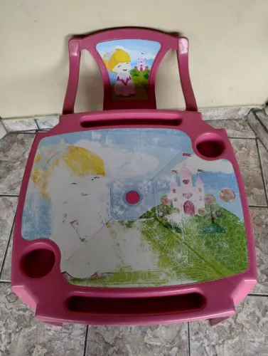 Mesinha de Brinquedo com uma cadeira 55x55x43 cm