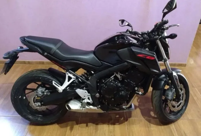 CB 650 F ANO 2019. 20 mil km novíssima toda revisada ( Só venda ))