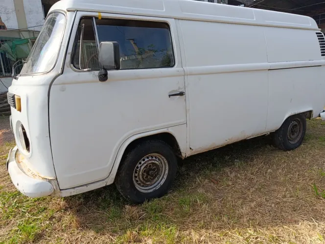 Volkswagen Kombi Furgão 2000