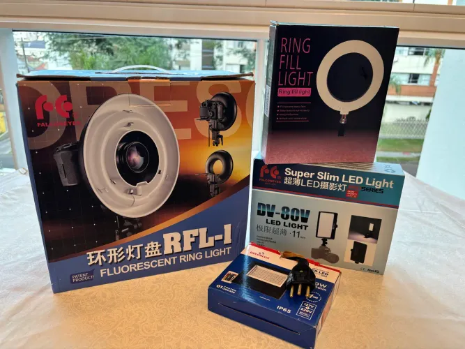 Kit Iluminação Estúdio e Live - FalconEyes Ring Light + Painel LED + RGB