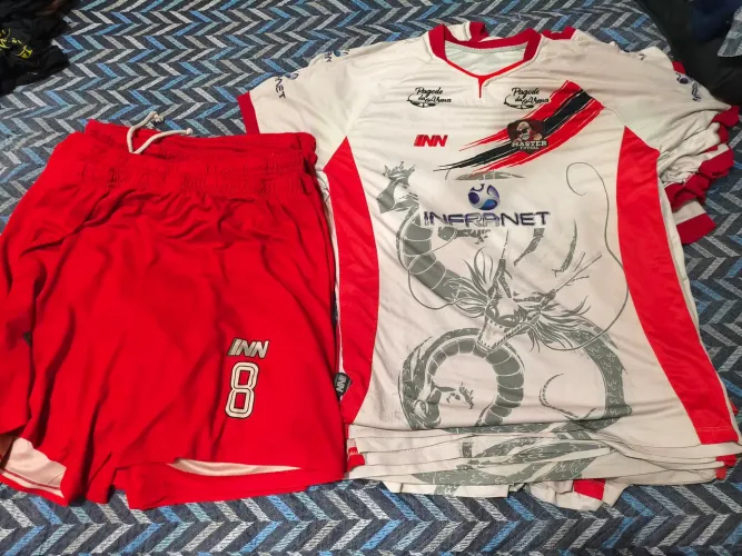 15 kits de uniforme 1 kit de goleiro 