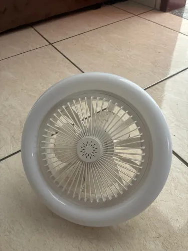 Mini ventilador com lâmpada
