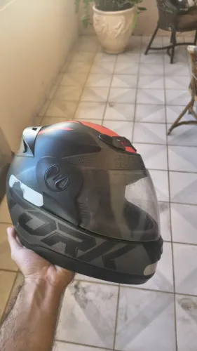 Capacete Tork preto/rosa