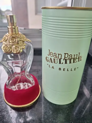 Vidros de perfumes vazios Leia as informações 