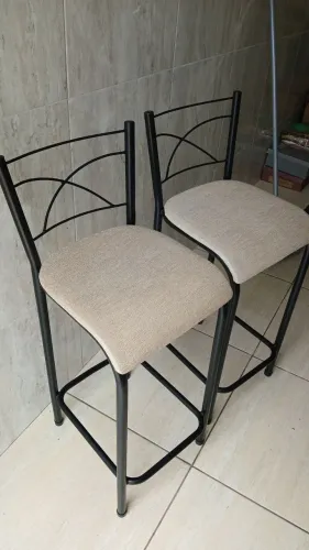 Vendo 2 Banquetas semi nova pouca usada! 