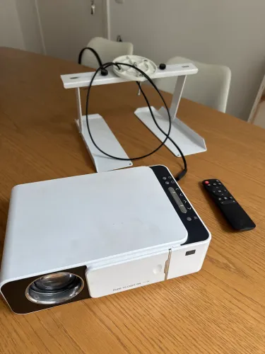 Projetor T5 Led Espelhamento Celular Wifi 2500 Lúmens Branco 110-240v