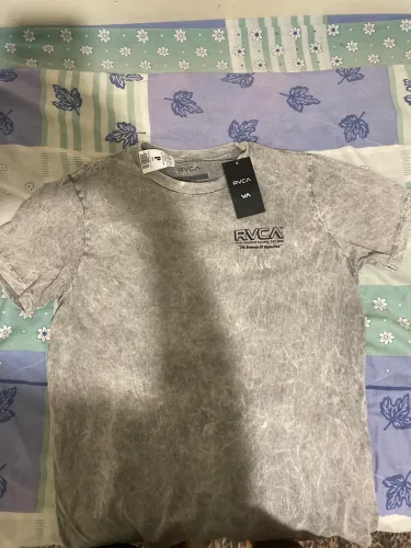 Camiseta RVCA Cinza Nova