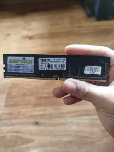 Memória RAM Kingston 8GB DDR3 1600MHz para PC