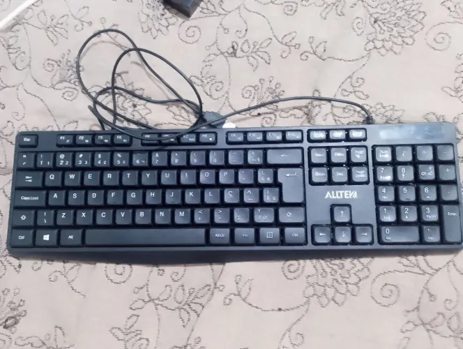 Item totalmente novo, sem defeitos e 100%