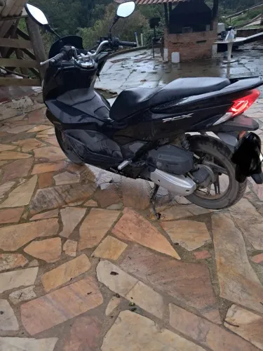 ? Honda PCX 150 2016 Preta - Bem Conservada | Aceito Propostas