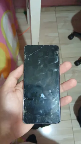 Samsung Galaxy S21 5G funcionando para conserto ou retirada de peças - Display quebrado