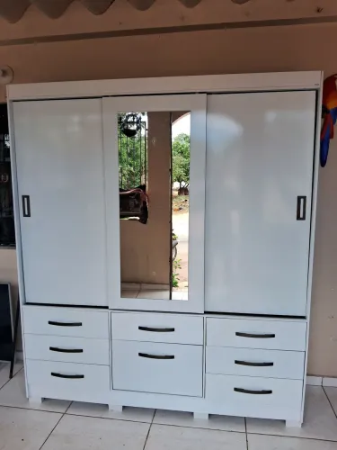 Guarda roupa seminovo 