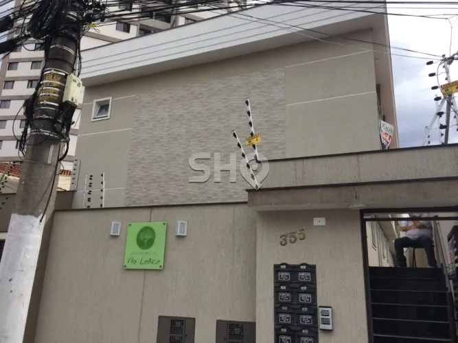 CASA EM CONDOMÍNIO FECHADO , 03 QUARTOS , O2 BANHEIROS , SALA DE ESTAR E JANTAR , 02 VAGAS
