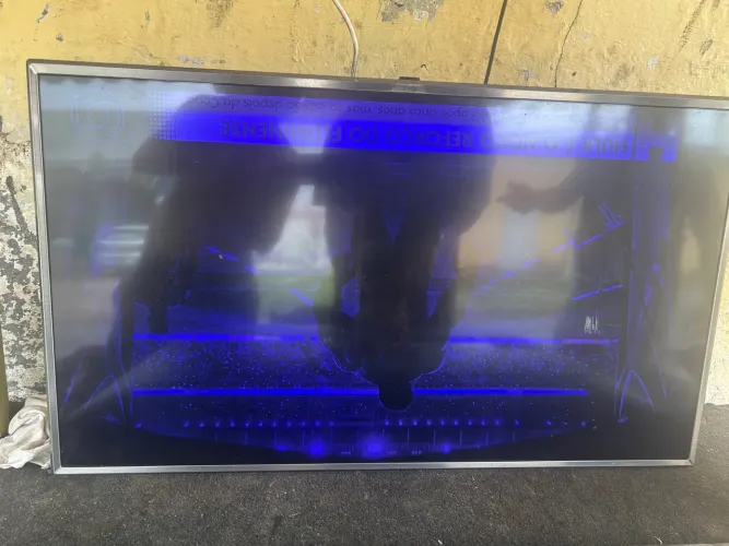 TV LG 43 - TELA AZUL
