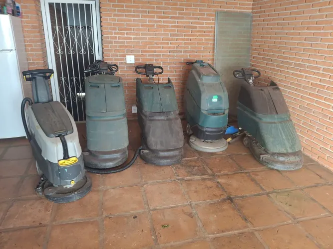Máquinas Lava e Seca Pisos usadas