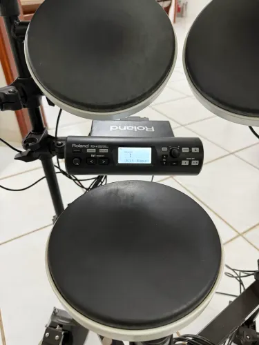 Bateria eletrônica ROLAND TD4