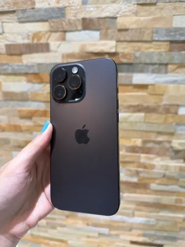 iPhone 16 Pro Max (256GB) - Titanium Preto - Seminovo