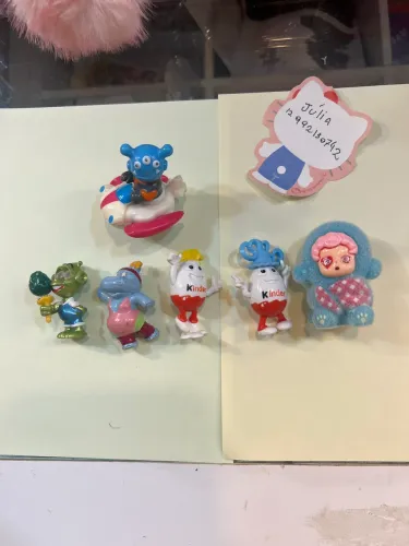 Lote Brinquedos Kinder Ovo antigo + uma bonequinha peluda
