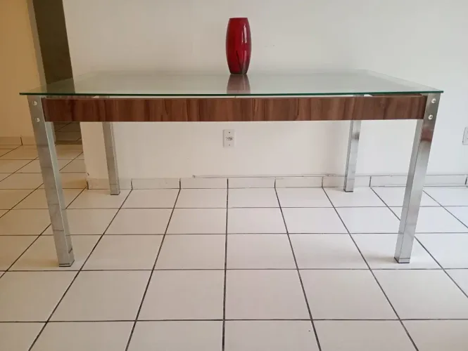 Vendo Mesa de vidro para 6 cadeiras