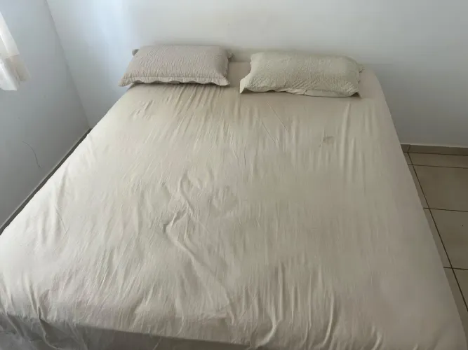 Cama de Casal em Ótimo Estado por Apenas R$ 1500 | Oportunidade!