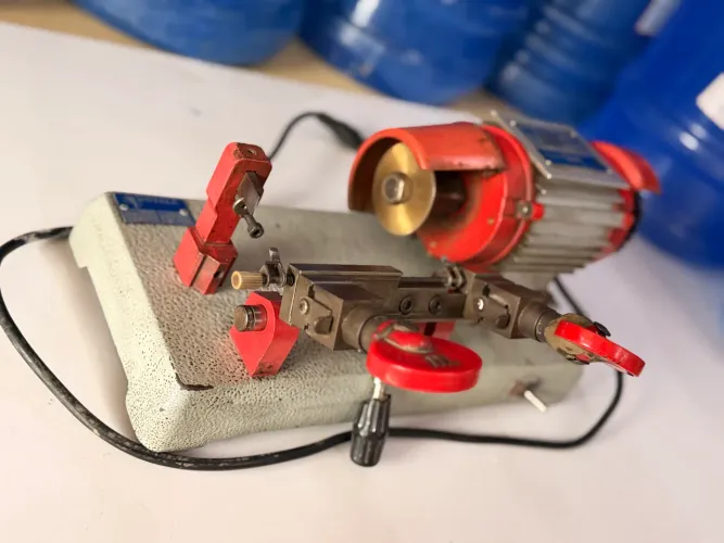 Máquina copiadora de chave