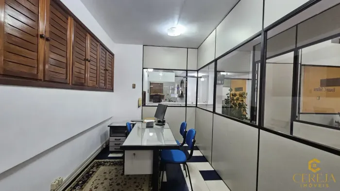 Sala Comercial com 89m² na rua Duque de Caxias, Centro de Nova Friburgo, à venda por R$399