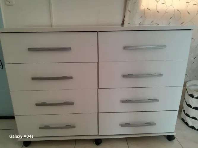 Comoda 8 gavetas com rodinha