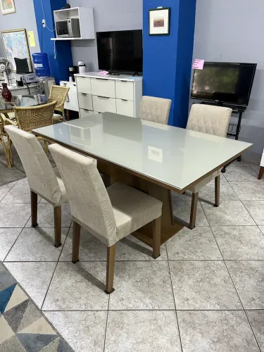 Mesa retangular tampo de vidro 4 cadeiras