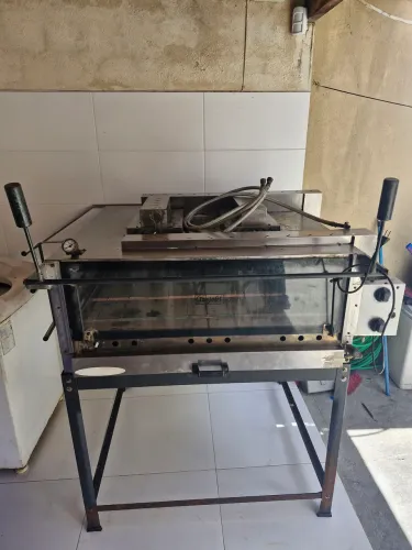 Forno industrial com gratinador 90x90cm