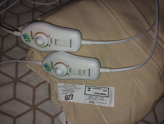 Vende-se forno elétrico 2 em 1 e lençol térmico