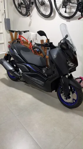 Yamaha Xmax 300 connect  2026 com apenas 400km