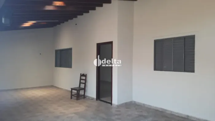 Casa residencial com 4 quartos disponível para venda no bairro Mansour em Uberlândia-MG