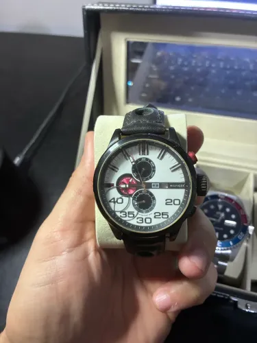 Relógio tommy hilfiger em ótimo estado, importado dos eua