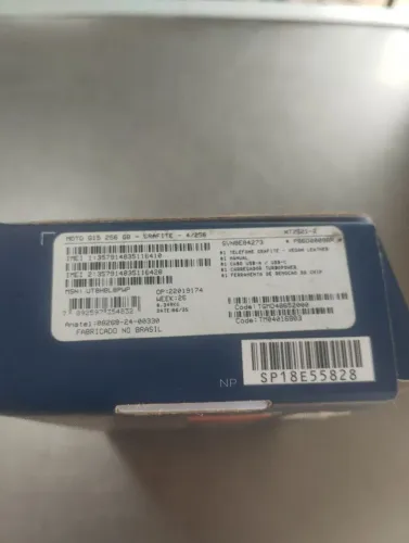 Moto g15 semi novo 5 meses de uso só tem um pequeno detalhe na tela