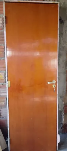 VENDO PORTAS TAMANHO PADRÃO PARA QUARTO JÁ VEM COM FECHADURA